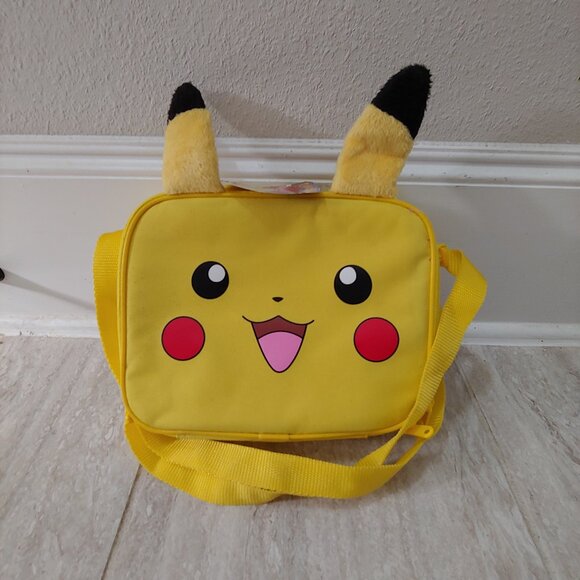 2018 POKEMON PIKACHU 3D ZIPPERED LUNCH BAG New - Picture 1 of 5